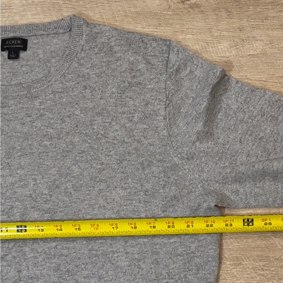 J. Crew Men’s Cashmere Crewneck Sweater Size Large - Picture 4 of 6